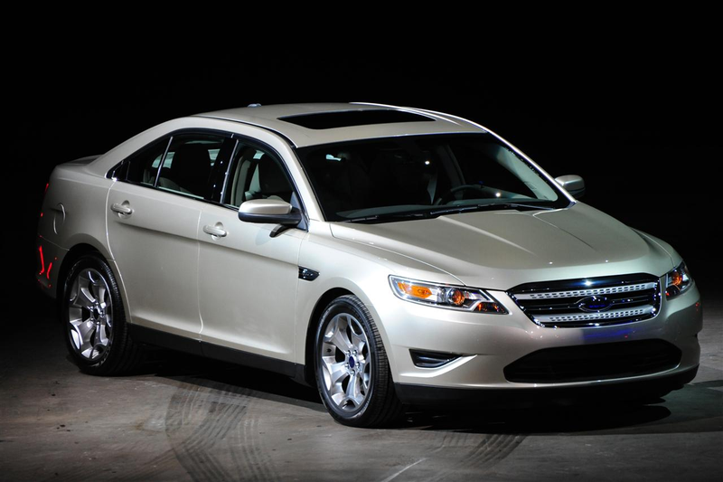 Illustration for article titled 2010 Ford Taurus: A Flagship Returns